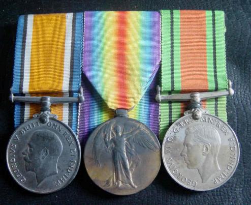 British Army WW1 WW2 Medal Group Machine Gun Corps Pair + Defence