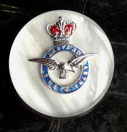 Royal Air Force Sweetheart Badge EIIR