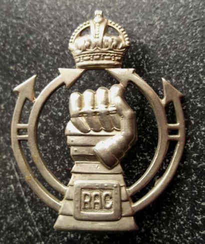 British Army WW2 Royal Armoured Corps Cap Badge RAC