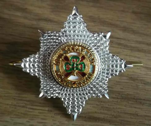 British Army Irish Guards Oficers Cap Badge