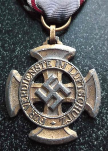 Luftschutz Medal 1st Class - Old Copy