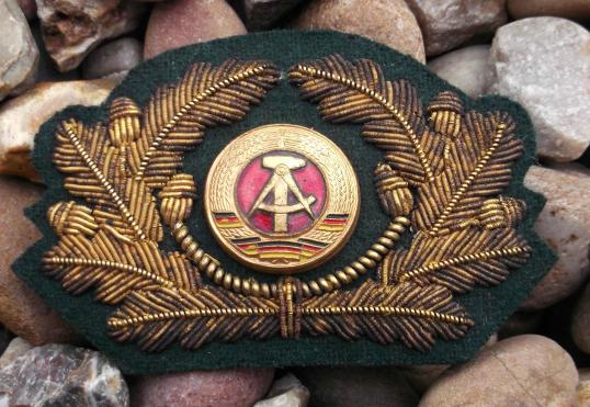 DDR East German Generals Cap Badge Cockade Wreath