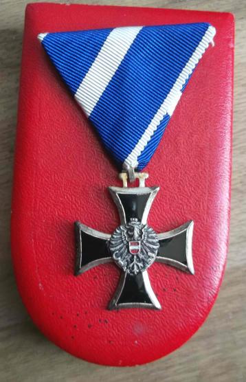 Austria Republic Officers Long Service Medal Cased