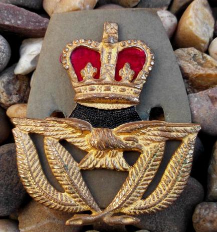 British RAF Warrant Officers Cap Badge EIIR