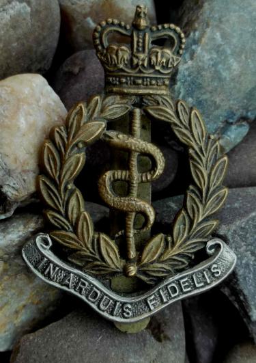 British Army Royal Army Medical Corps Cap Badge EIIR