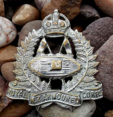 Royal New Zealand Armoured Corps Cap Badge 