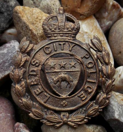 British Leeds City Police Cap Badge - Obsolete