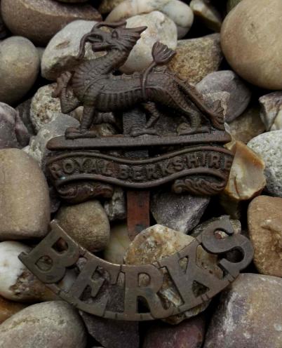 British Army Royal Berkshire Regiment Cap Badge and Title