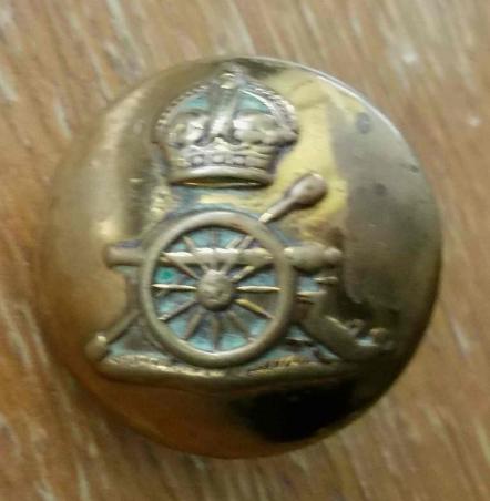 British Army Royal Artillery Greatcoat Button Veterans Badge