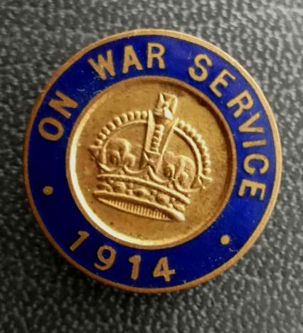 British WW1 On War Service Buttonhole Lapel Badge 1914 GVR