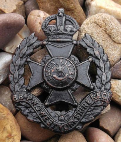 British Army 8th Battalion West Yorkshire Regt Leeds Rifles Cap Badge