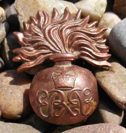 British Army Grenadier Guards Factory Reject Cap Badge Core EIIR