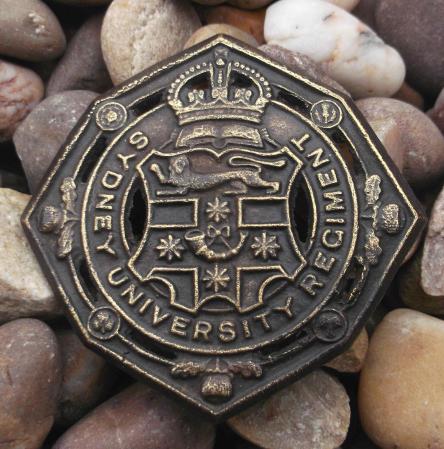 Australian Army Sydney University Regiment Cast Brass Cap Badge KC