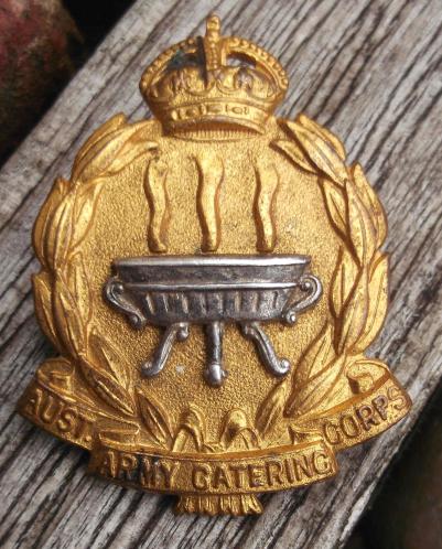 Australian Army Catering Corps WW2 Cap Badge K G Luke Melbourne