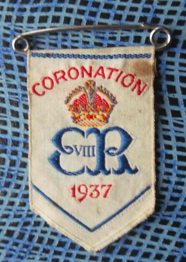 British King Edward VIII Mini Banner Coronation Flag Lapel Pin 1937