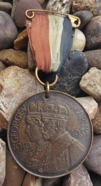 King George V Queen Mary Nottinghamshire County Council Jubilee Medal