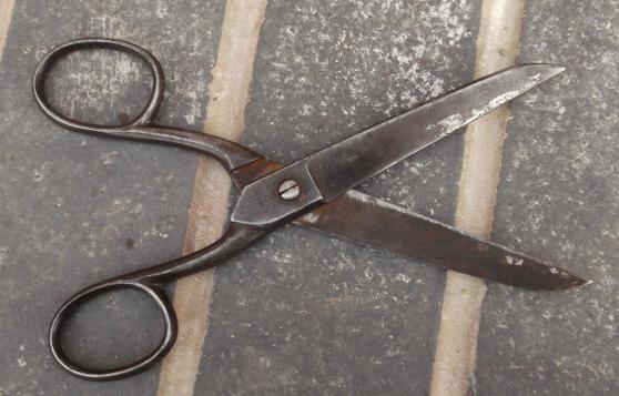 British Army WW2 Scissors Arrow Marked 1943