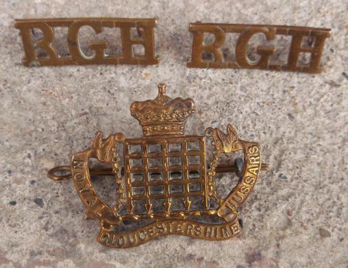 British Army Royal Gloucestershire Hussars Cap Badge & Shoulder Titles