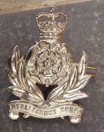 British Army Intelligence Corps Officers Cap Badge EIIR