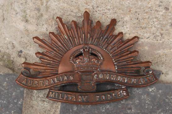 Australian Commonwealth Military Forces Cap Badge K G Luke Melbourne