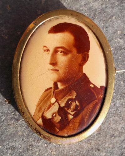 British Army WW1 Sweetheart Cameo Brooch Soldier Photo 11th Hussars