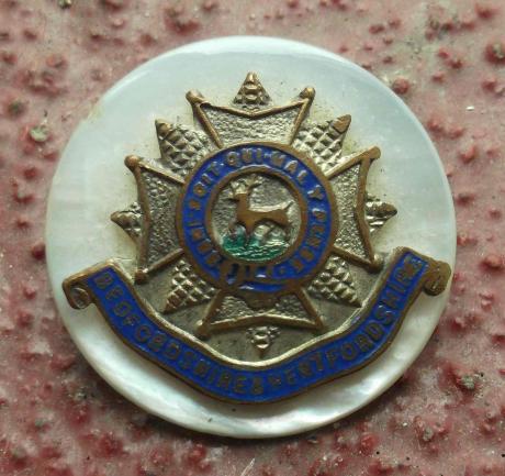 British Army Bedfordshire and Hertfordshire Regiment Sweetheart Brooch