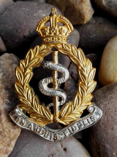 British Army Royal Army Medical Corps RAMC Officers Cap Badge 1947