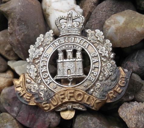 British Army Suffolk Regiment Cap Badge EIIR