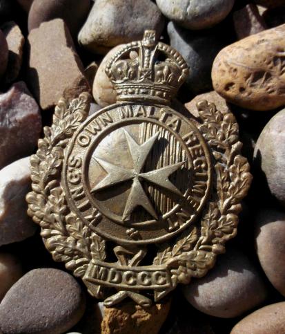 British Army King's Own Malta Regiment Cast Bimetallic Cap Badge KC