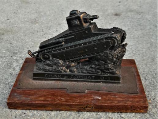 Vintage Military Trench Art Tank French Army Renault D1 WW2 Souvenir Flat Model