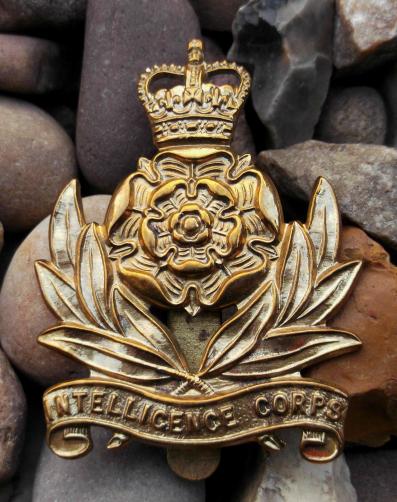 British Army Intelligence Corps Brass Cap Badge EIIR J R Gaunt London