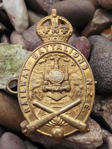 New Zealand Army Railway Battalions N.Z.E. Cap Badge WW1