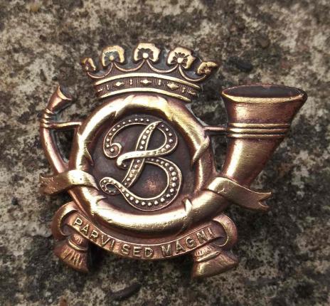 Vintage- Belgian Army 1st Carabiniers Regiment Cap Badge Belgium