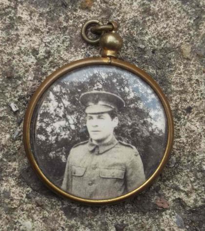 British Army Sweetheart Cameo Photo Pictures Fob 