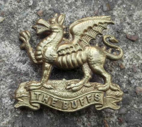 British Army Buffs Royal East Kent Regiment Brass Bazaar Cap Badge