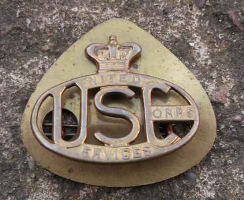 British and Commonwealth United Services Corps Cap Badge USC with Backing Plate