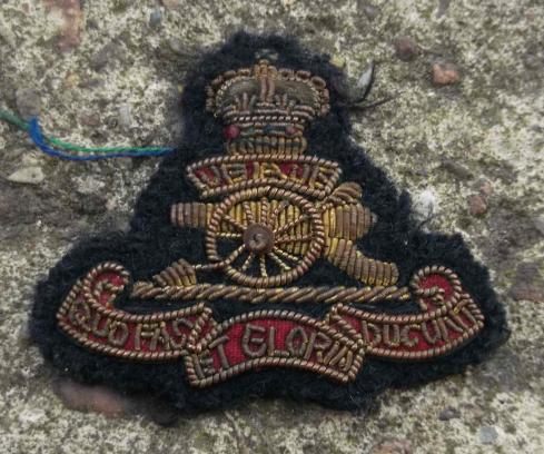 British Army Royal Regiment of Artillery Officers Beret Badge EIIR