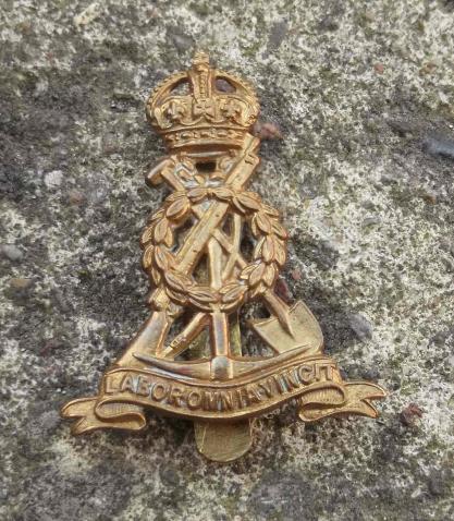 British Army Pioneer Corps WW2 Beret Cap Badge WW2 Maker Marked