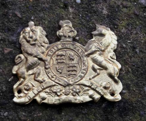 Victorian British Royal Coat of Arms Brass Emblem Badge