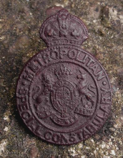 British WW1 Metropolitan Special Constabulary Cap Badge Excavated