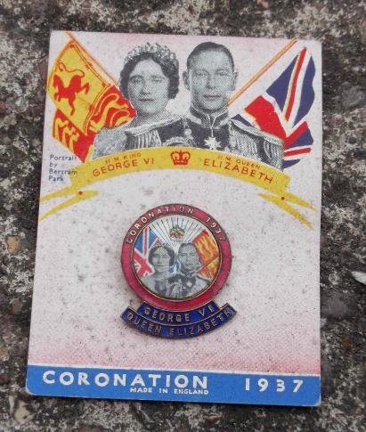 British & Commonwealth 1937 Coronation Badge on Card King George VI  and Elizabeth