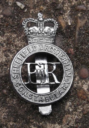 British Obsolete Sheffield and  Rotherham Constabulary Police Cap Badge EIIR