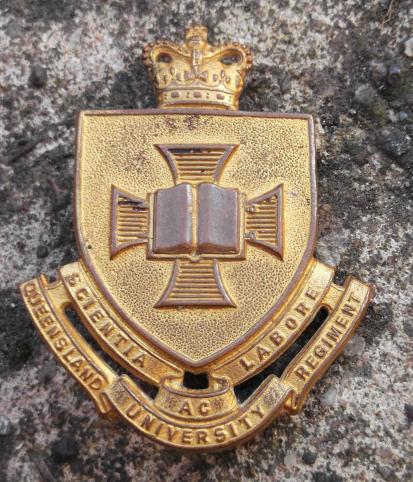 Australian Army Queensland University Regiment Cap Badge EIIR