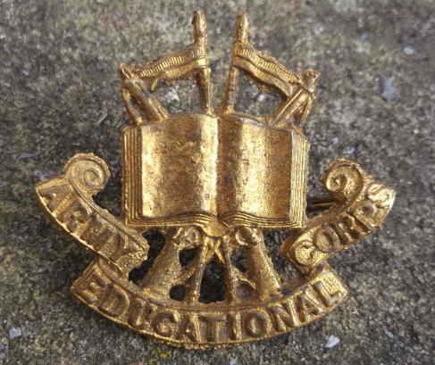 British Army AEC Officer Cap Badge ( Royal ) Army Educational Corps