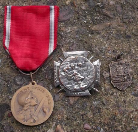 France Great War Verdun Medal Lot French Army Veterans Badges WW1