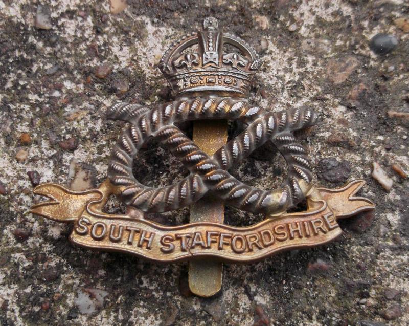 British Army South Staffordshire Regiment Cap Badge KC