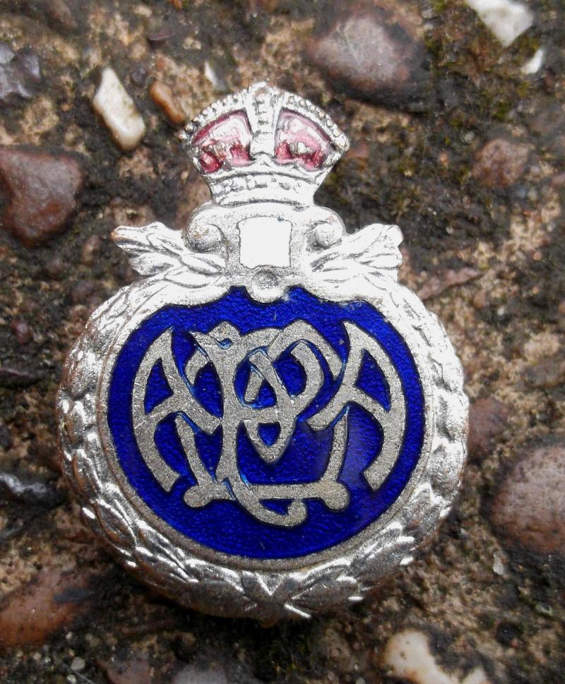 British Metropolitan Police Athletics Association Buttonhole Lapel Badge KC