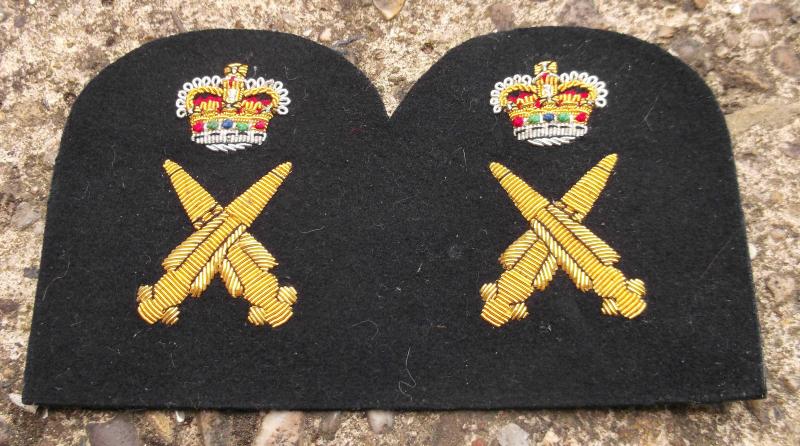 British RN Missileman Royal Navy  Crossed Missiles Trade Badges Pair EIIR