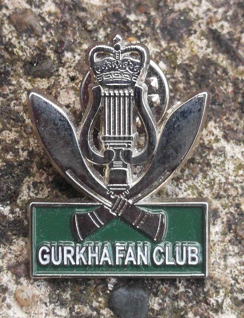 British Army Gurkha Fan Club Pin Badge EIIR