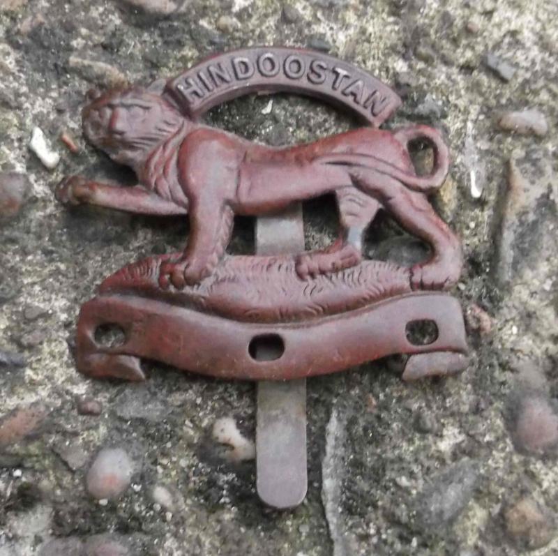 British Army Leicestershire Regiment Excavated Cap Badge